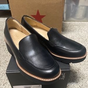Naturalized cabaret black lug loafers size 7 1/2